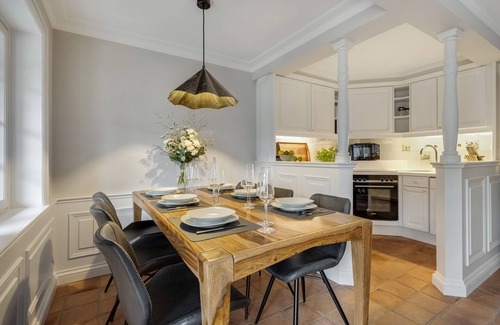 Kampen House | Exclusive thatched house for 6 people with sauna, fireplace, garden, parking space.