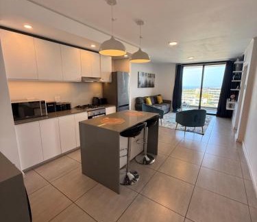 Hillhead Apartment | Exclusive Two Bedrooms Presidential Suite in Coral Point