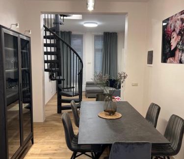 Quartier des Quais - Kaaienwijk Apartment | Exclusive two-level apartment with private terrace on the canal Brussels