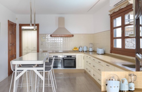 Yaiza Villa | Exclusive Villa in Yaiza-6 King Bdr-Game Room-Heated Pool-Beaches-Wineries