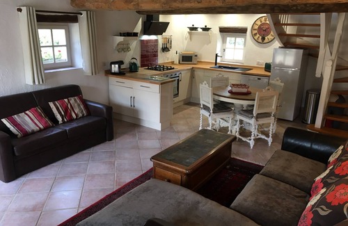 La Fagette Cottage | Exclusively Adults, 2 en-suite bedrooms, Heated Pool, Free Bike Loan
