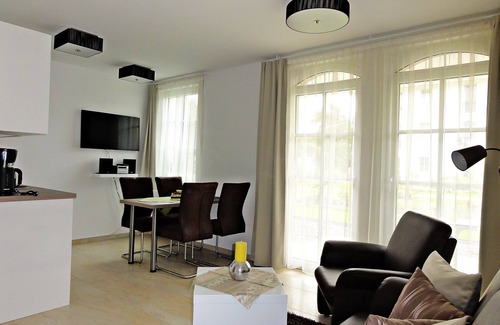 Sellin Apartment | Exclusively by the sea, swimming pool-sauna-parking free WiFi, wellness gg. fee