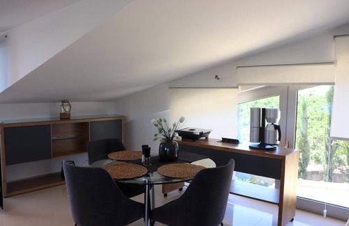 Pylos-Nestoras Apartment | Exclusively equipped vacation apartment with wide sea view, Wifi, Messenia, Pelo