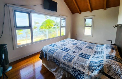 Suva House | EXCUTIVE BEACHFRONT Spa Pool 3x Bedroom Ensuite Residence HOUSE