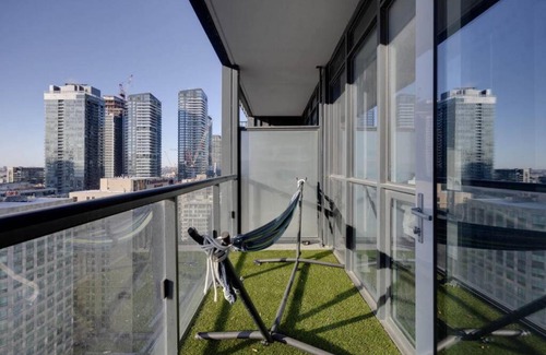 Toronto Entertainment District House | Exec 2BR 2BTH w Million Dollar View of CN tower