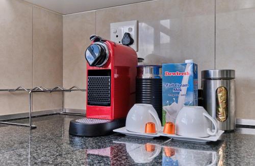 Greater Johannesburg Metropolitan Area Apartment | Executive 1 Bedroom Apartment in Sandton Cbd with City Views