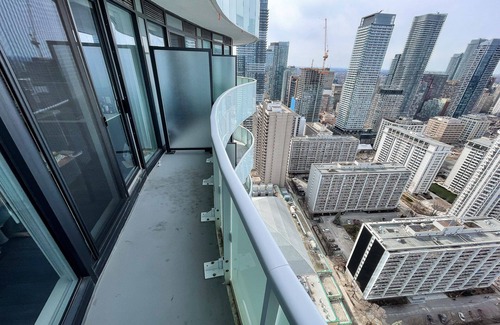 Church and Wellesley Condo | Executive 1 BR 2 bed Condo on Church + Carlton