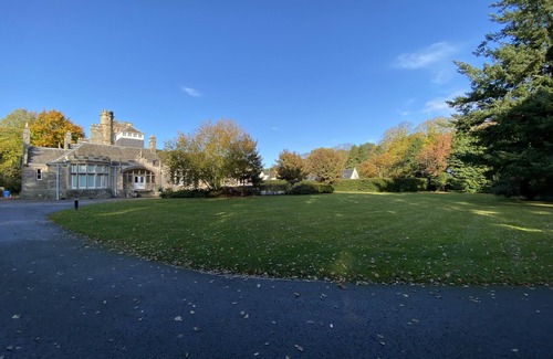 Elgin Apartment | Executive 2-Bed Apartment in Elgin
