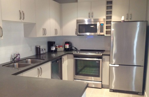 Lower Lonsdale Apartment | Executive 2 Bedroom/ 2 Bathroom Lower Londale North Vancouver