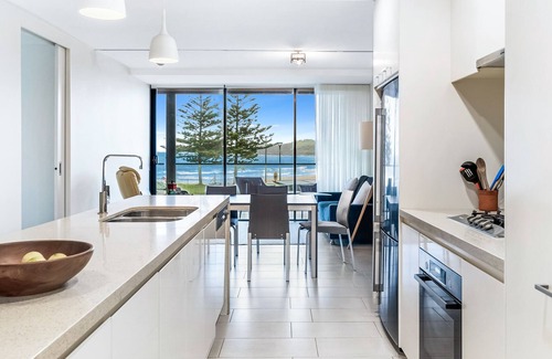Maroubra Apartment | Executive 3 bedroom beachfront apartment