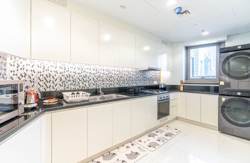 Downtown Dubai Apartment | Executive 3BR Apartment with High-End Amenities