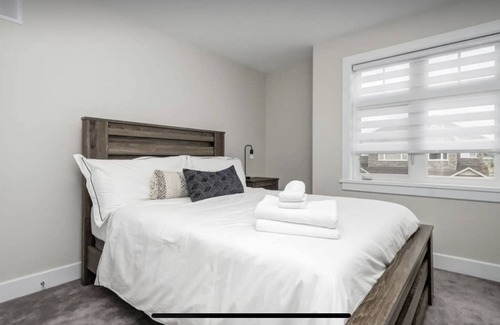 Carleton Place House | Executive 4 bedroom Corner Home in Carleton Place w/ Great Amenities