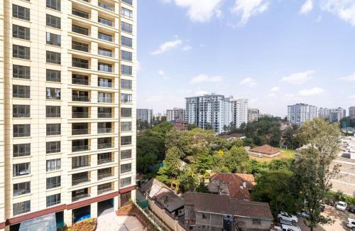 Kilimani Apartment | Executive Alba Garden Apt with Gym, City View and Pool