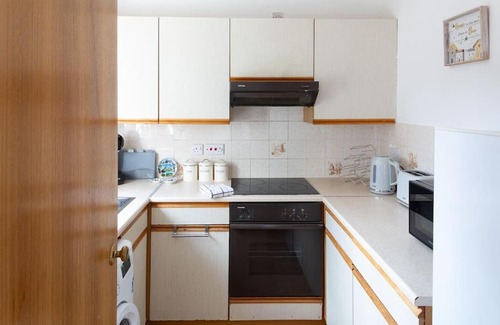 Inverkeithing Apartment | Executive Apartment By Inverkeithing Train Station