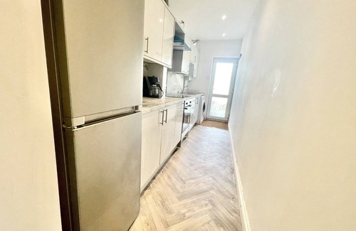 Plymouth Apartment | Executive apartment with private parking , central location