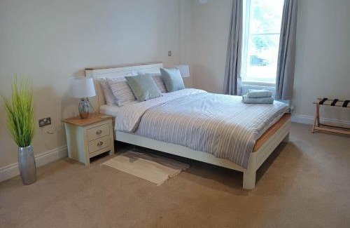 Salisbury Apartment | Executive Barchester House Apartment