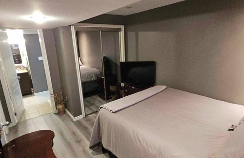 Tecumseh Apartment | Executive basement suite in the heart of Tecumseh