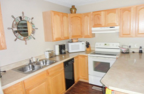 Grand Rivers Condo | Executive bedroom Yacht Condo