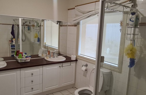 Berwick House | Executive Berwick home. 2 Storeys large lounge + office area. Suit professional