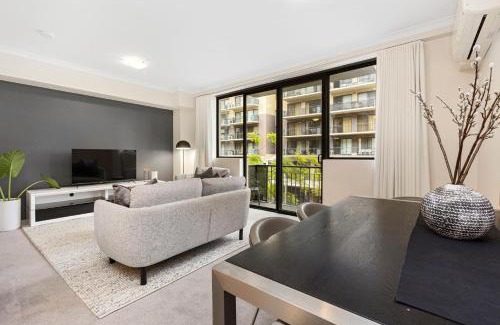 East Perth Apartment | Executive Elegance Stylish 1br Suite On Hay St