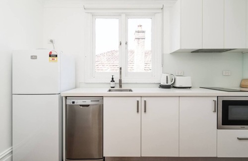 Ashfield Apartment | Executive Esperanza Stay in a Victorian Manor
