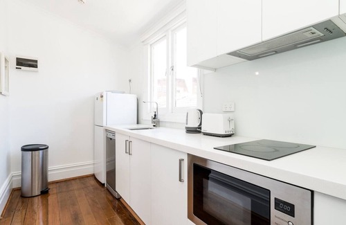 Ashfield Apartment | Executive Esperanza Stay in a Victorian Manor