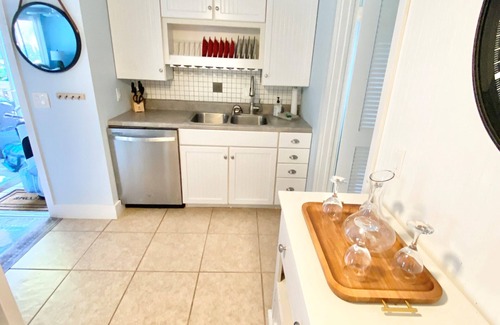 St. Simons Island House | Executive Golf Villa awaiting your arrival! Five min walk to Sea Palms Golf Club