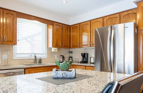 Waterloo House | EXECUTIVE HOME WITH POOL IN WATERLOO