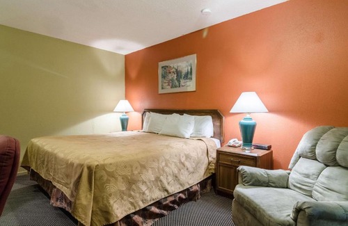 Dodge City Hotel | Executive Inn Dodge City, KS