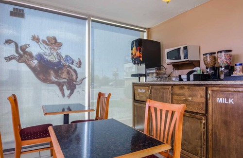 Dodge City Hotel | Executive Inn