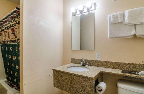 Dodge City Hotel | Executive Inn