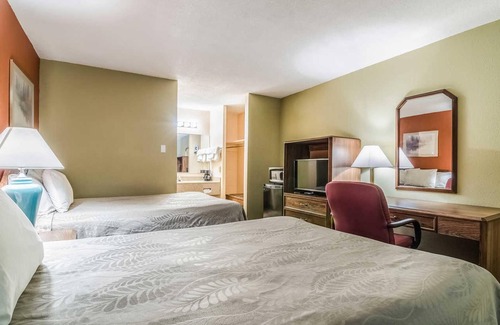 Dodge City Hotel | Executive Inn