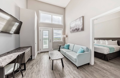 Red Deer Apartment | Executive King Bedroom Suite