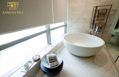 Golden Triangle Apartment | Executive King Ph Suites at Banyan Tree -3