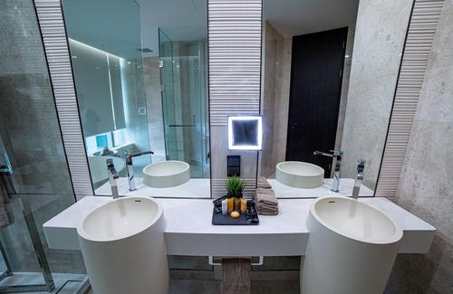 Golden Triangle Apartment | Executive King Ph Suites at Banyan Tree -3