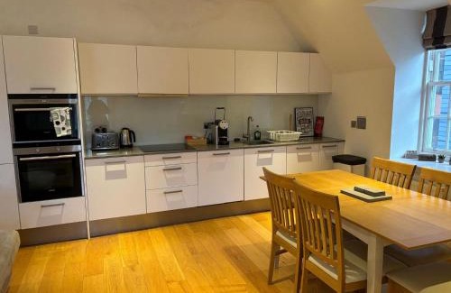 Laurieston Apartment | Executive level Quartermile two bedroom apartment - extremely central