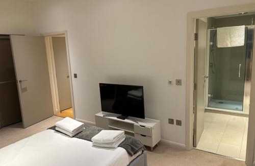 Laurieston Apartment | Executive level Quartermile two bedroom apartment - extremely central