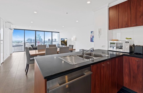 Southbank Apartment | Executive Melbourne Getaway with City Views