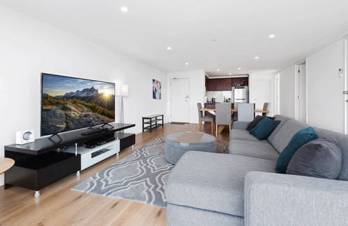 Southbank Apartment | Executive Melbourne Getaway with City Views