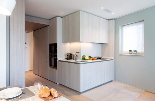 Gare Apartment | Executive One-Bedroom with Balcony
