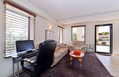 Elk City Hotel | Executive Plus Inn & Suites