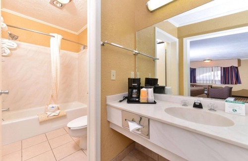 Elk City Hotel | Executive Plus Inn & Suites
