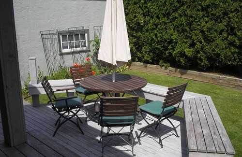 Columbia House | Executive/Professional's Home (30 Day Minimum) in Historic Eldridge Neighborhood