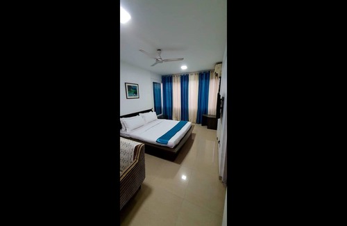 Vagator Apartment | Executive Room With Pool Near Vagator Beach