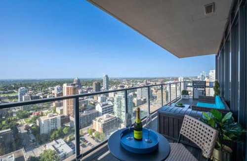 Connaught House | Executive Sky LUX - 2 BD 2BA Views Pool Patio & Gym