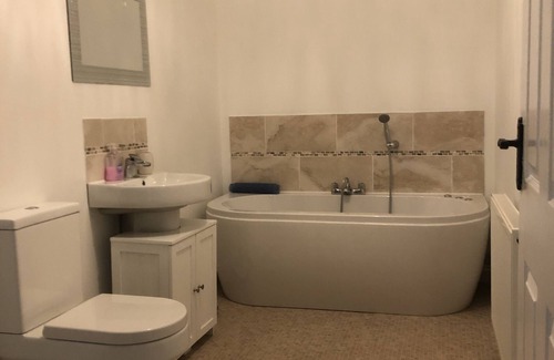 Bury St Edmunds Cottage | Executive Spacious Log Cabin - Adults Only