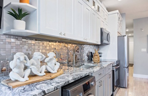 Windsor Apartment | Executive Style, Full amenteties, Close to all DT Entertainment