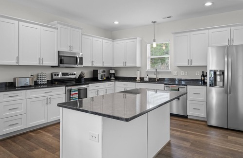 Travelers Rest House | Executive style Home, 4 beds 4.5 baths in Travelers Rest