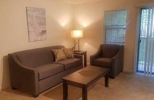 Overlake Apartment | Executive Suite 2 bd 1 bth - 1st floor