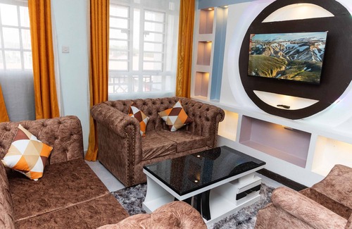 Ongata Rongai Apartment | Executive suite with hot shower,5mins walk from the riad